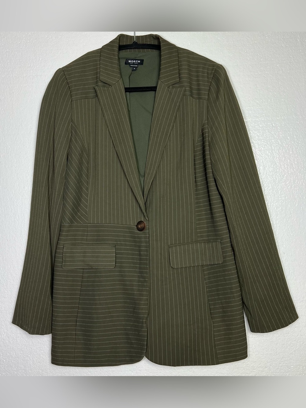 Worth Olive white pinstripe one button blazer
size 6